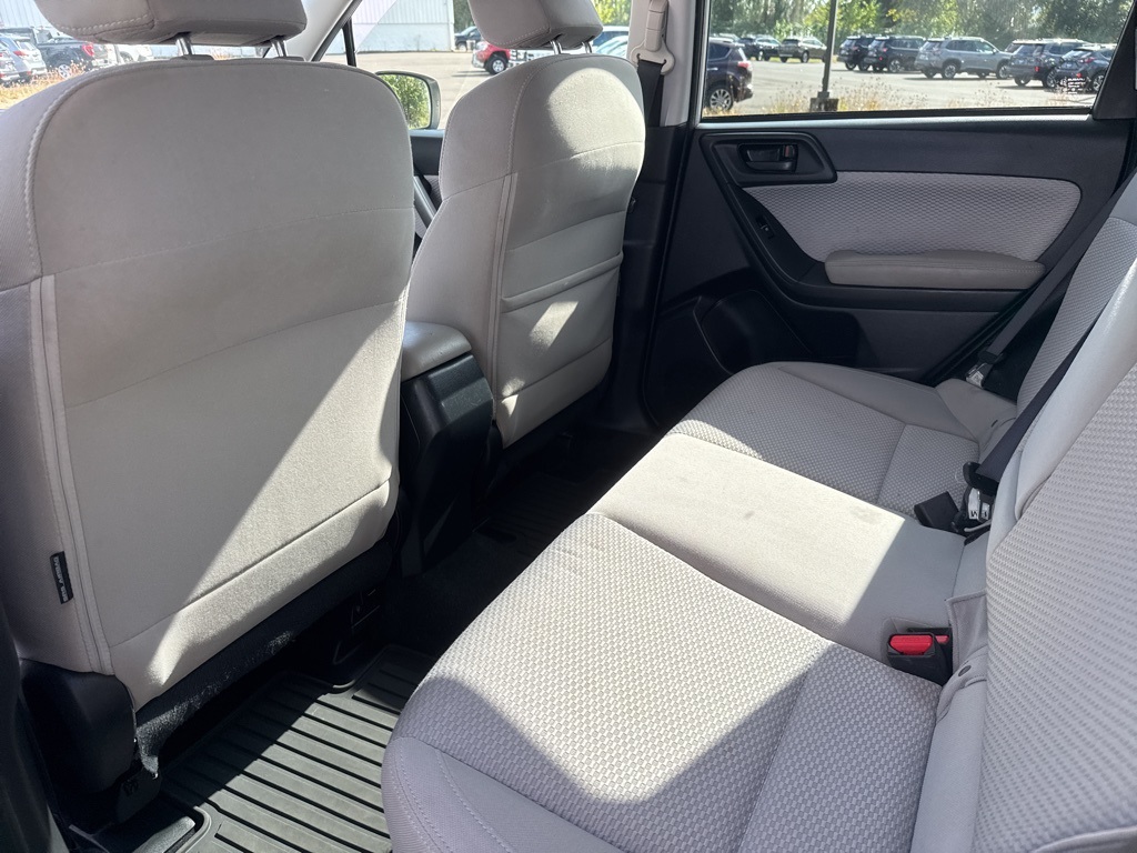 2017 Subaru Forester 2.5i Premium photo 16