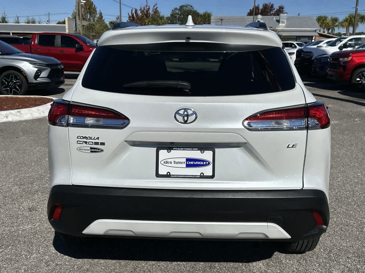 2024 Toyota Corolla Cross LE photo 3