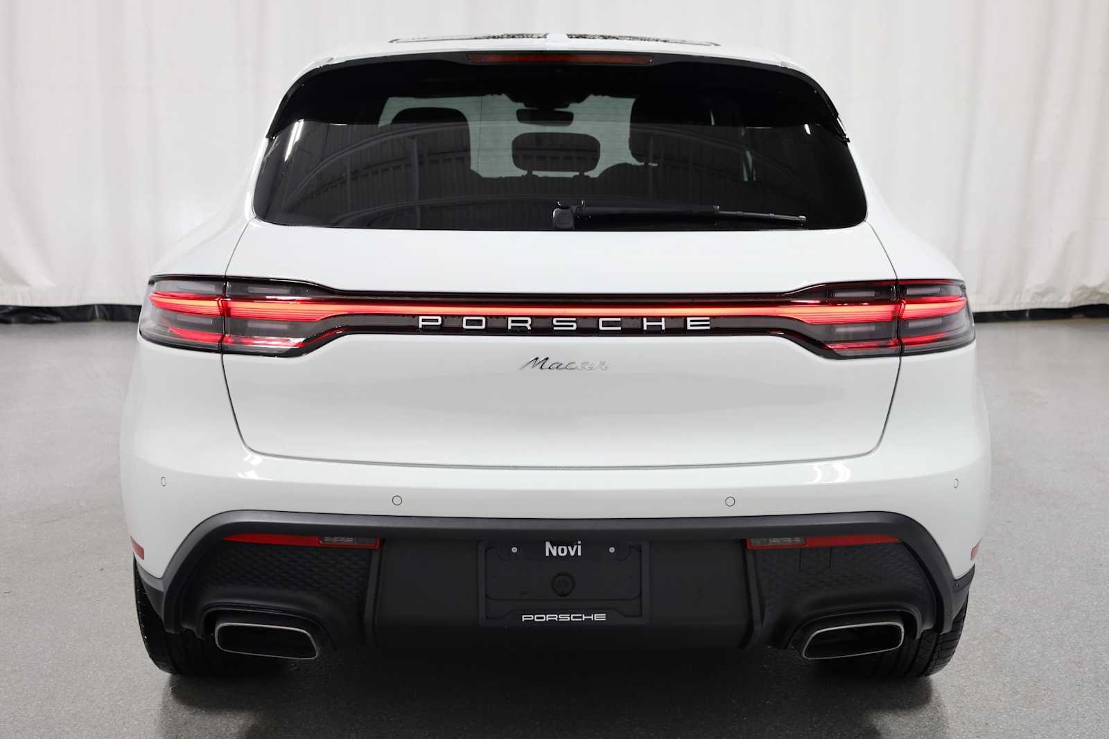 2026 Porsche Macan T photo 4