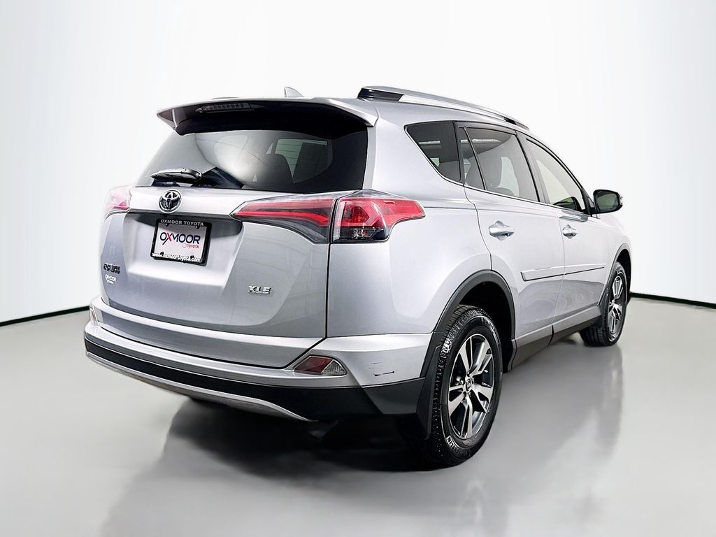 2018 Toyota RAV4 XLE photo 5