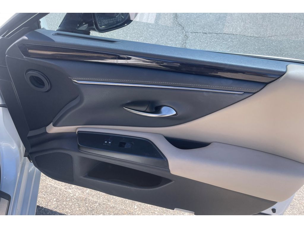 2020 Lexus ES 350 Base photo 18