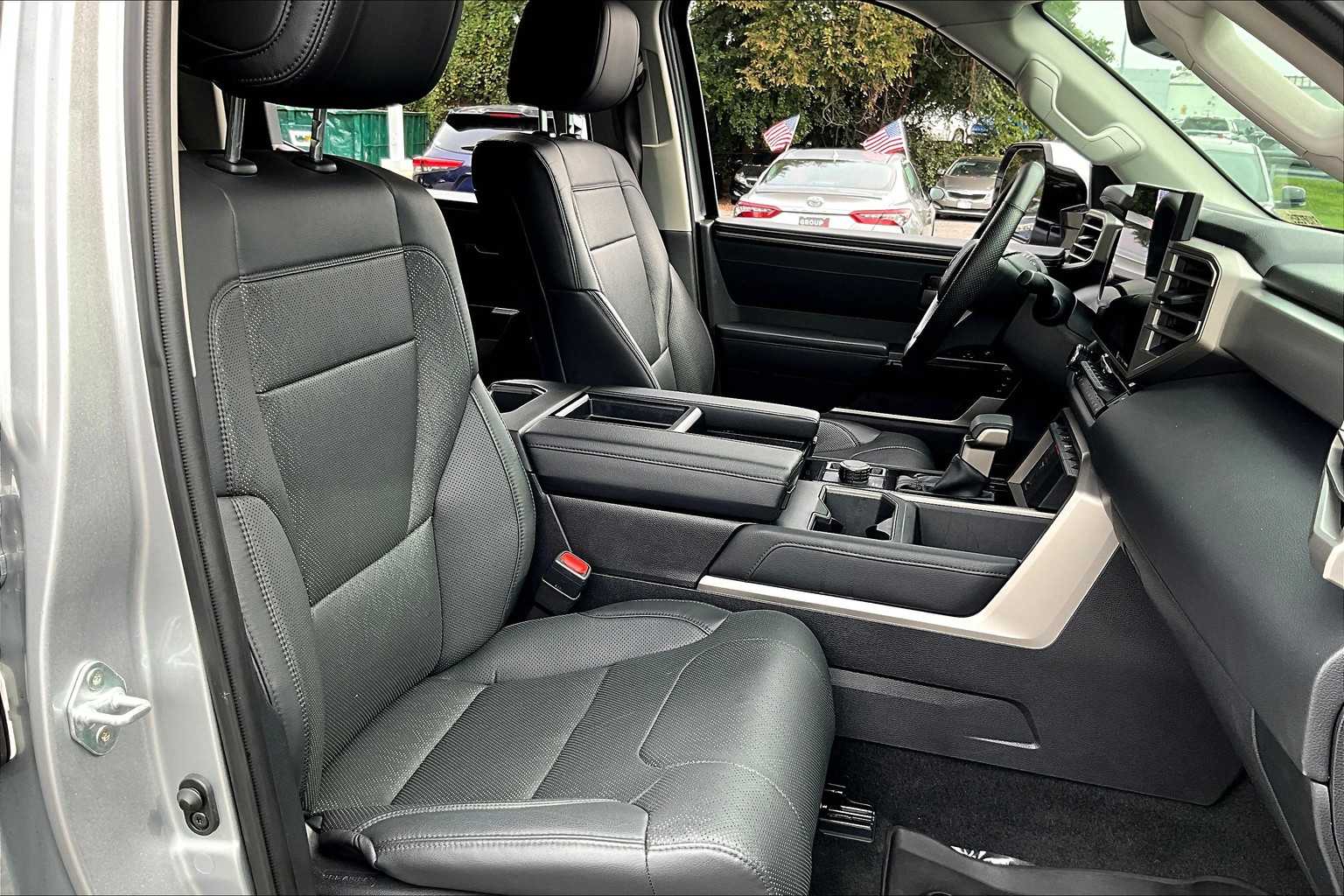 2024 Toyota Tundra Limited photo 8