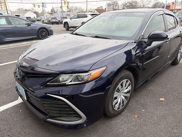 2021 Toyota Camry LE's photo
