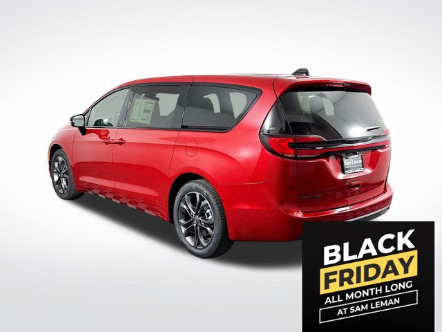 2026 Chrysler Pacifica photo 4