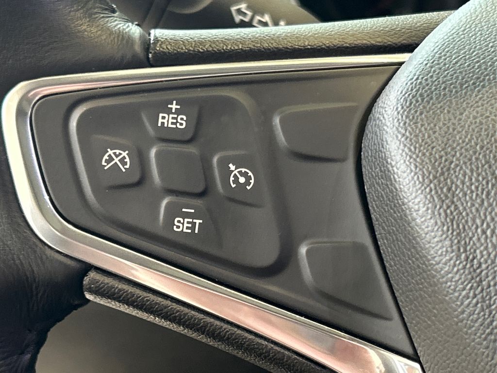 2017 Chevrolet Malibu 1LT photo 29