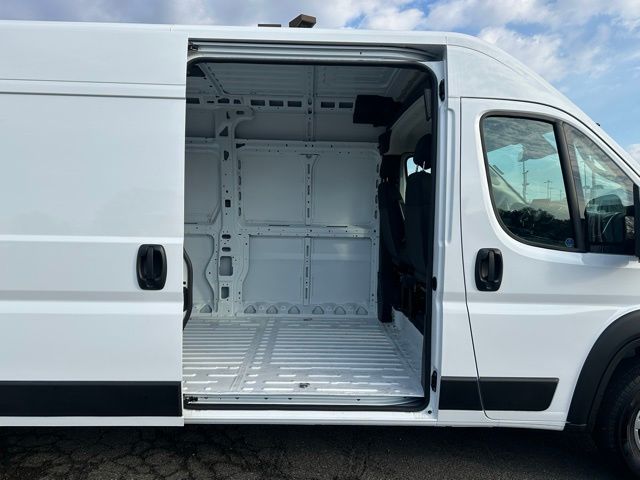 2025 Ram ProMaster 3500 Cargo Van photo 4
