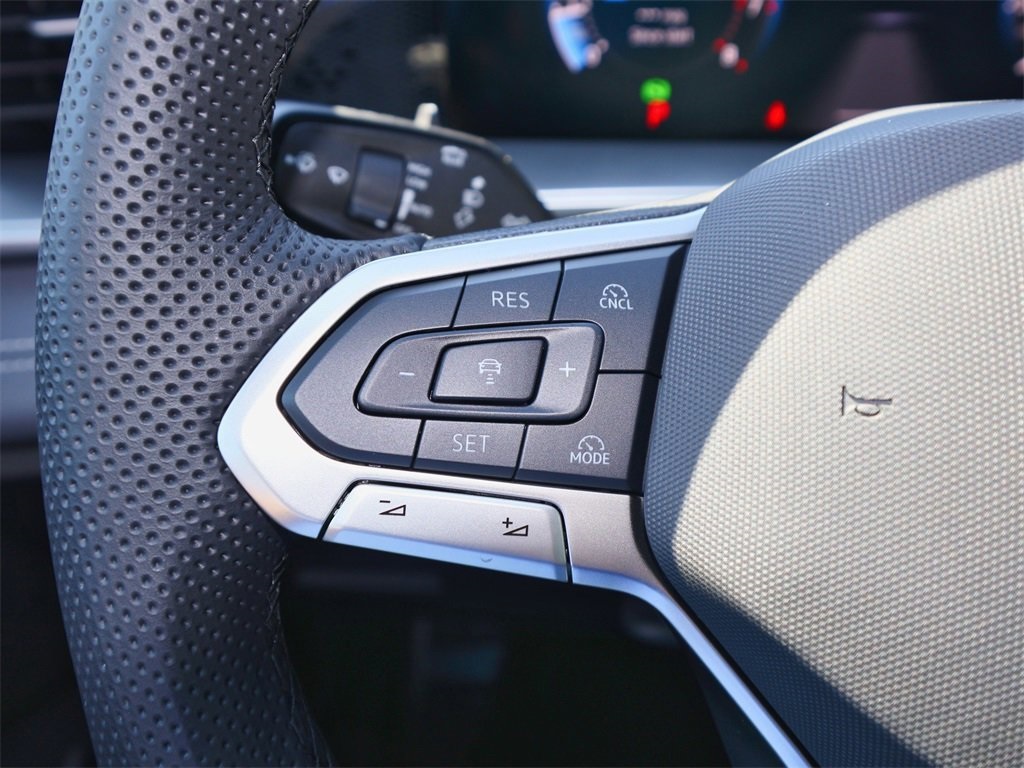2025 Volkswagen Tiguan SE R-Line Black photo 22