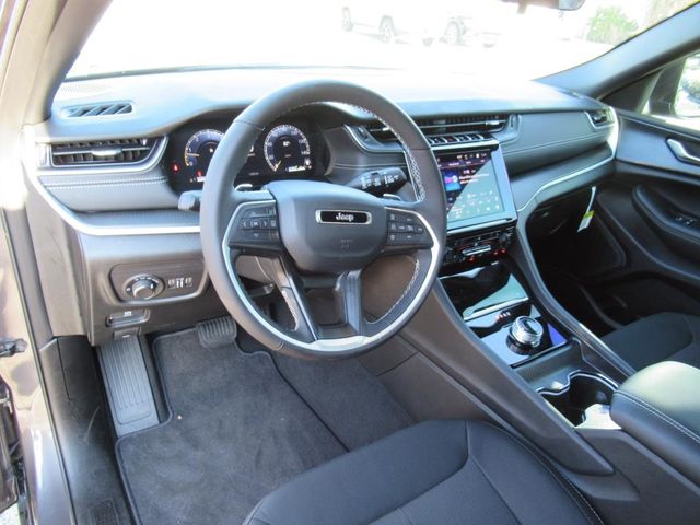 2025 Jeep Grand Cherokee Laredo X photo 13