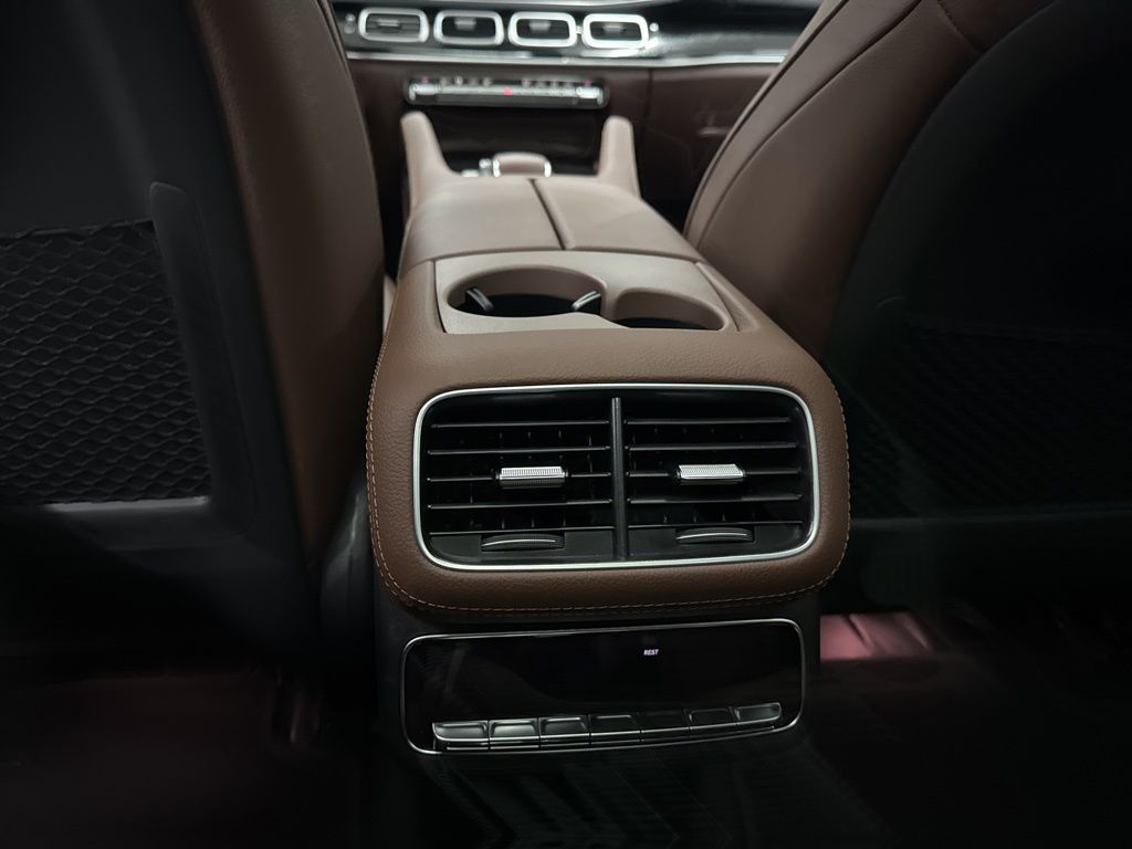 2026 Mercedes Benz GLS 450 4MATIC photo 18