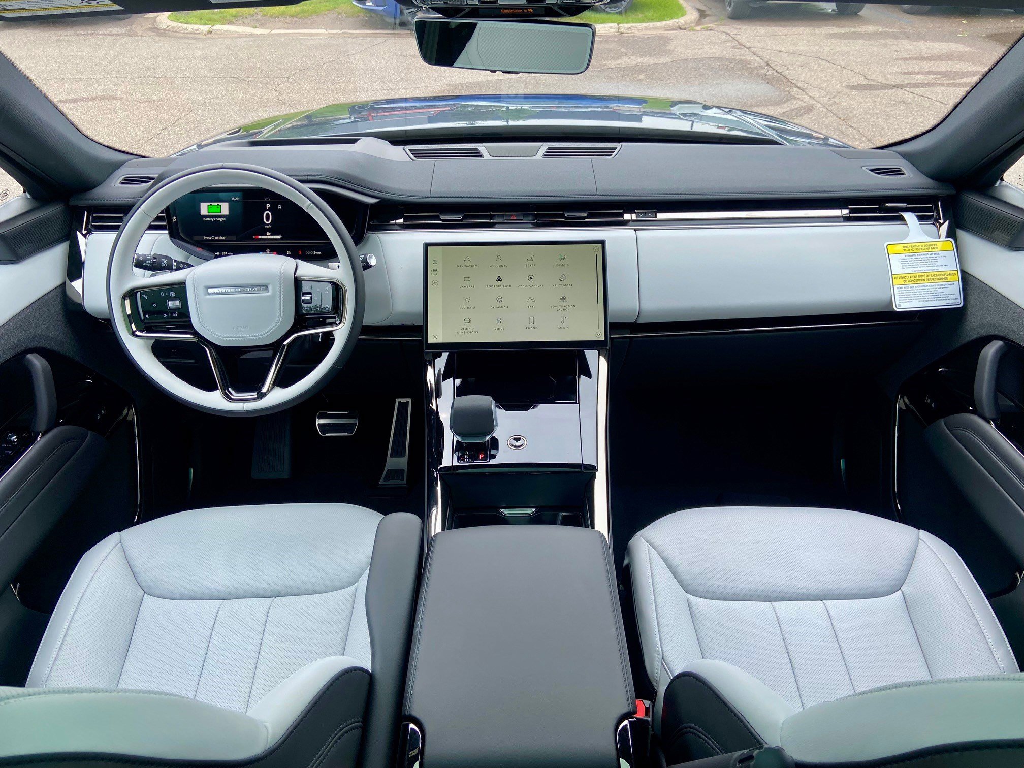 2025 Land Rover Range Rover Sport SE photo 4