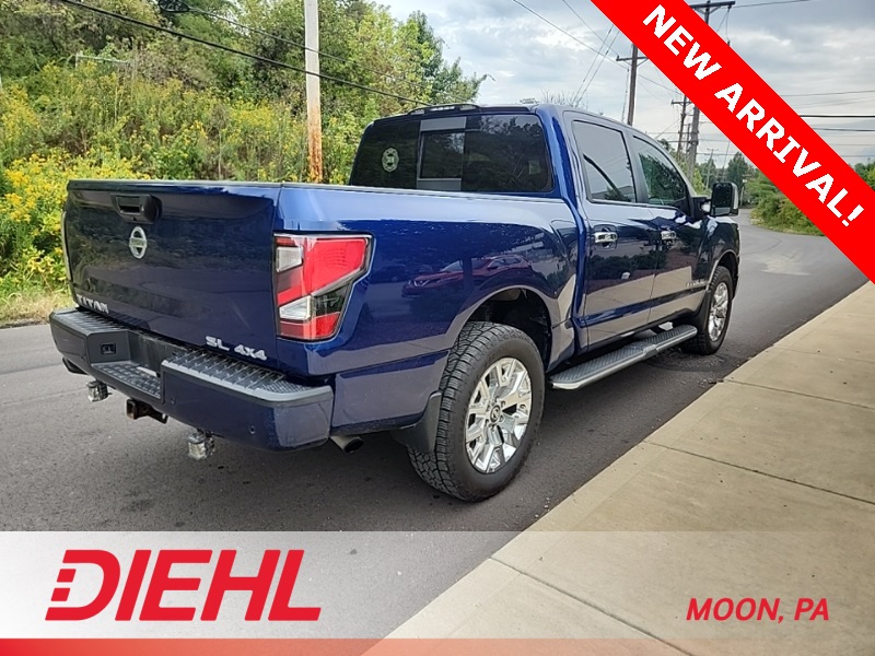 2021 Nissan Titan SL Crew Cab photo 6
