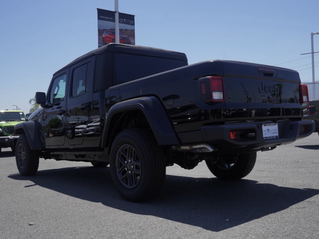 2025 Jeep Gladiator Sport S photo 6