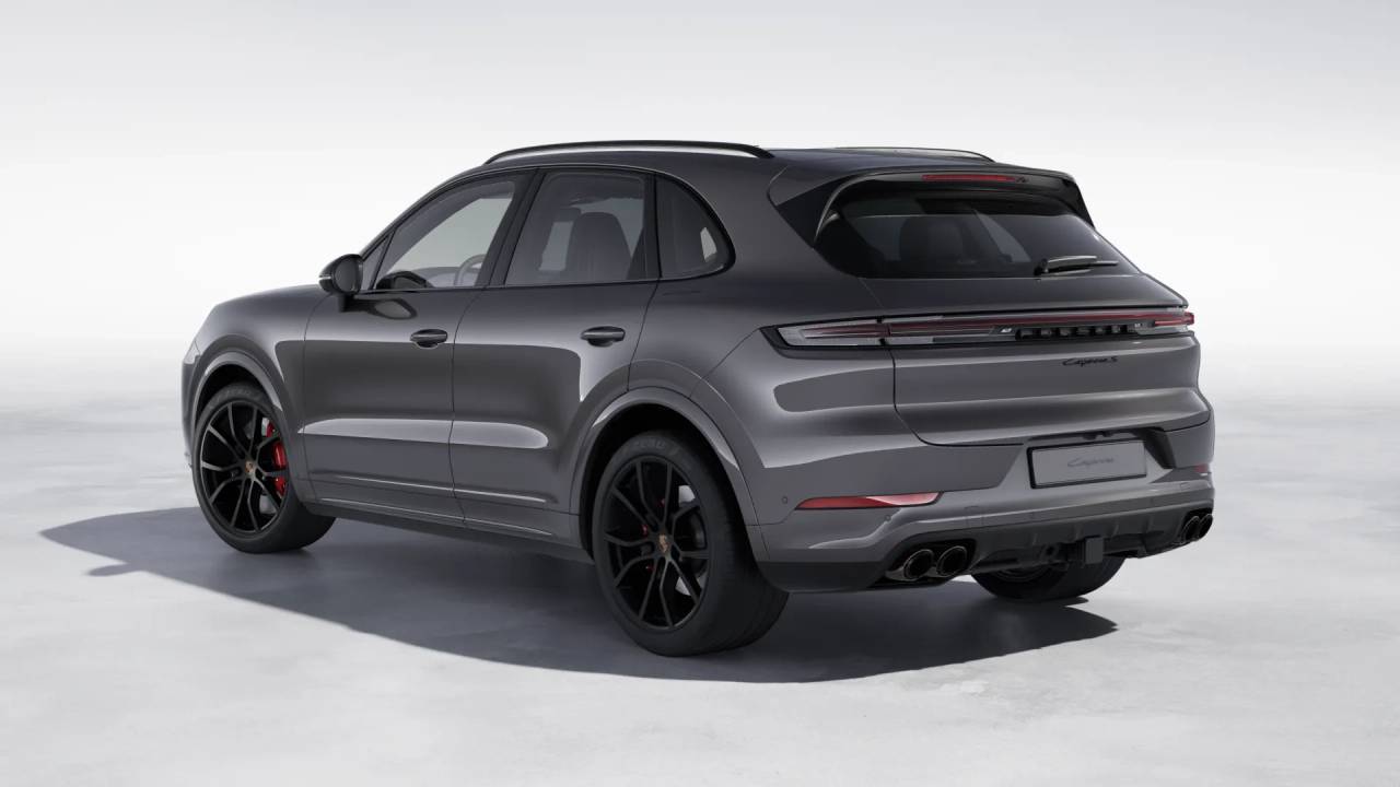 2026 Porsche Cayenne S photo 3