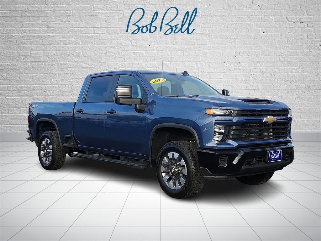 2024 Chevrolet Silverado HD Custom's photo