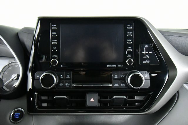 2022 Toyota Highlander XLE photo 3