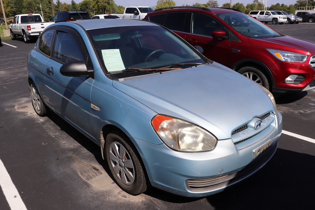2007 Hyundai Accent GS photo 2