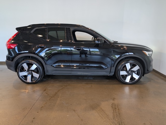 2023 Volvo XC40 Recharge Ultimate photo 6