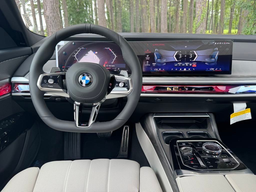 2025 Bmw 740i photo 3