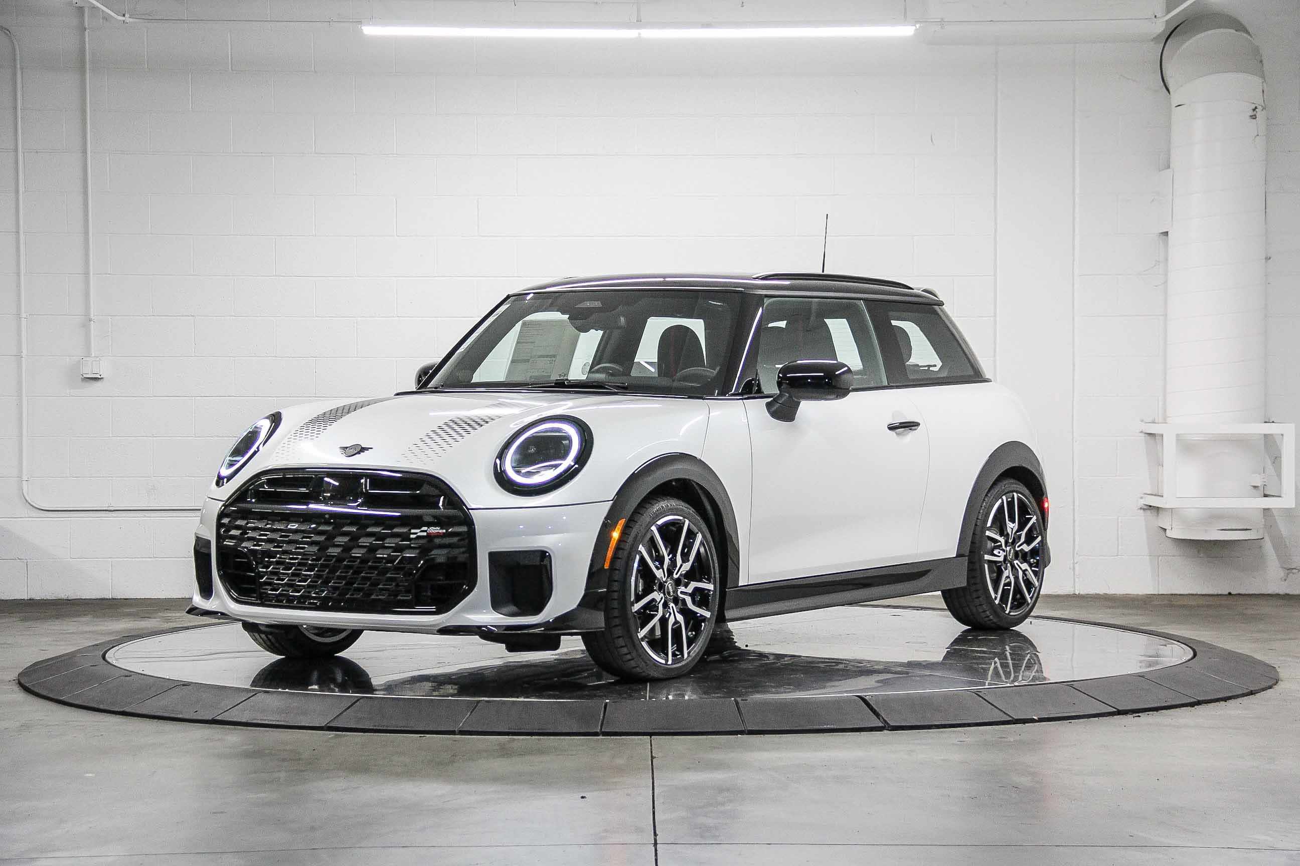 2026 Mini Cooper Hardtop S 2 Door Iconic photo 3