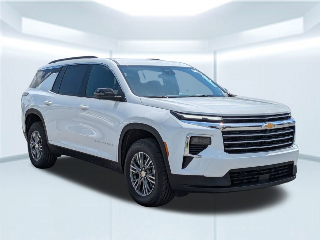 2025 Chevrolet Traverse photo 3