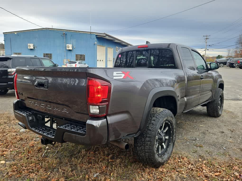 2022 Toyota Tacoma SR 4x4 photo 4