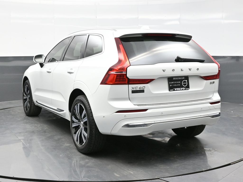 2023 Volvo XC60 B5 Plus photo 3
