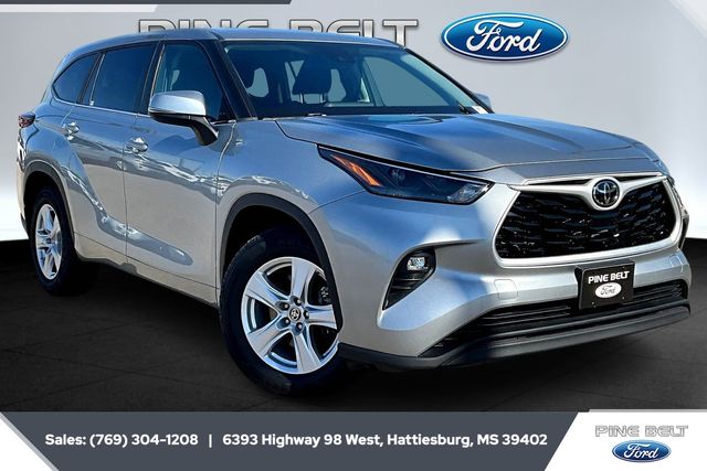 2024 Toyota Highlander XLE's photo