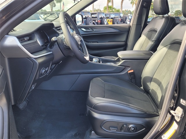 2025 Jeep Grand Cherokee Altitude X photo 7