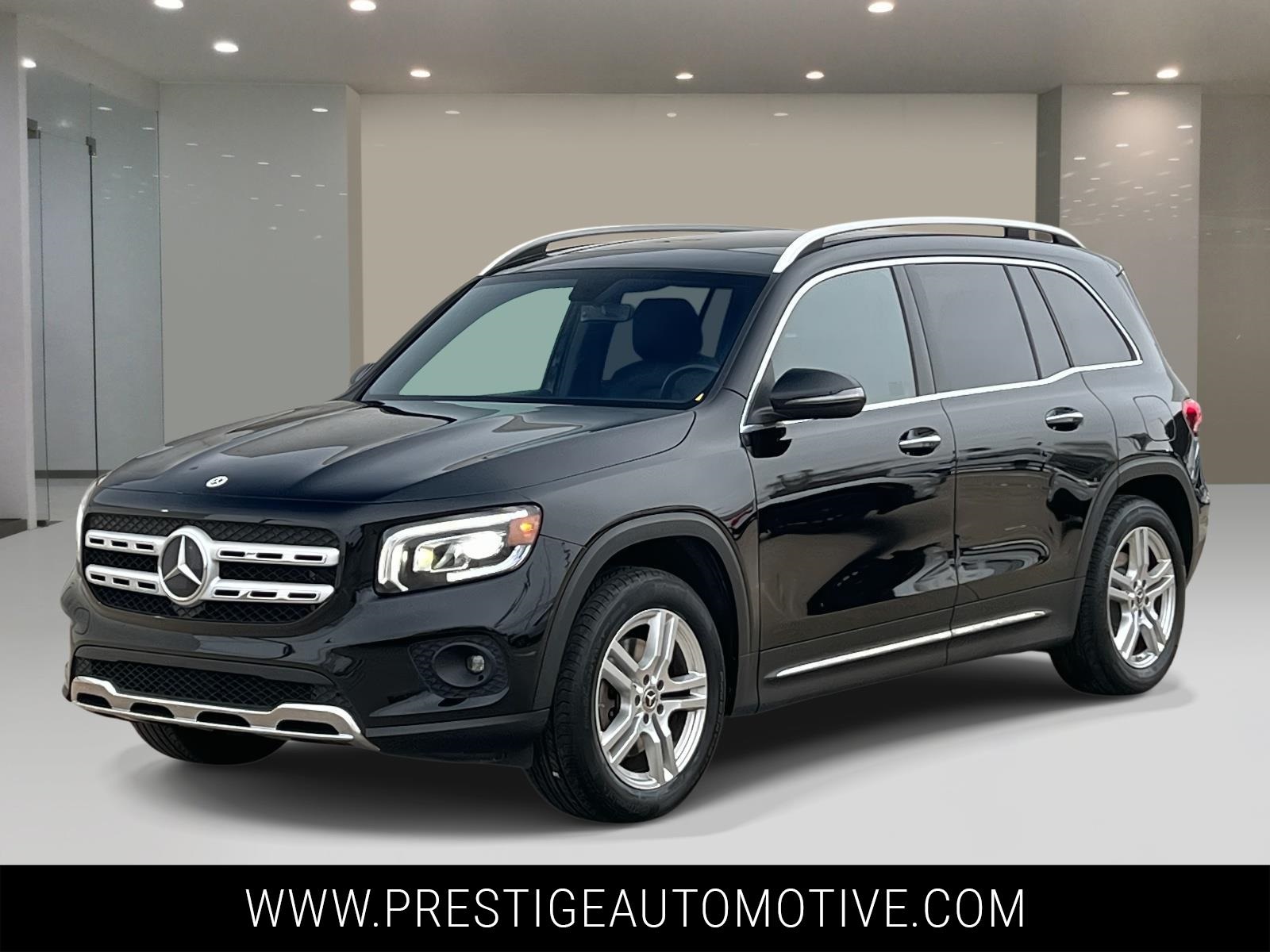 2022 Mercedes-Benz GLB Base's photo