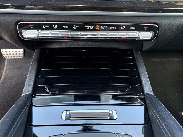 2022 Mercedes Benz GLS 450 4MATIC photo 24