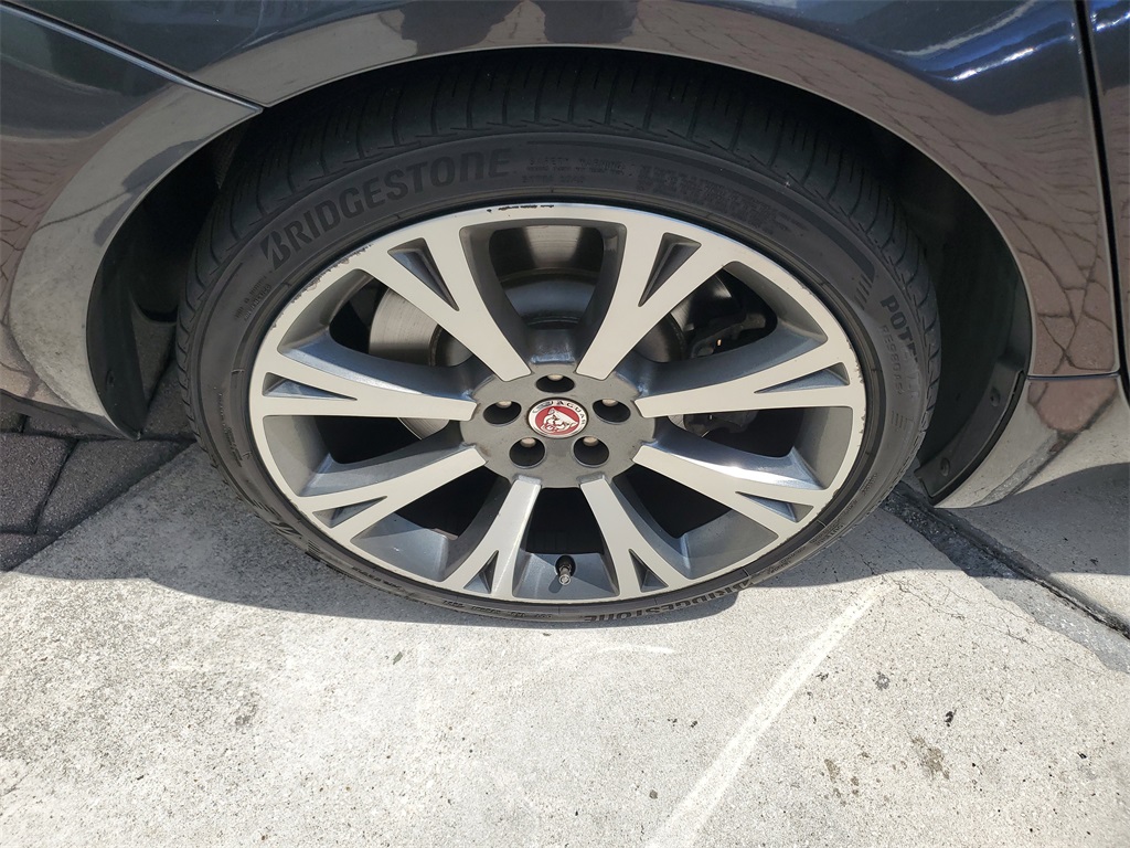 2019 Jaguar XJ Supercharged photo 7