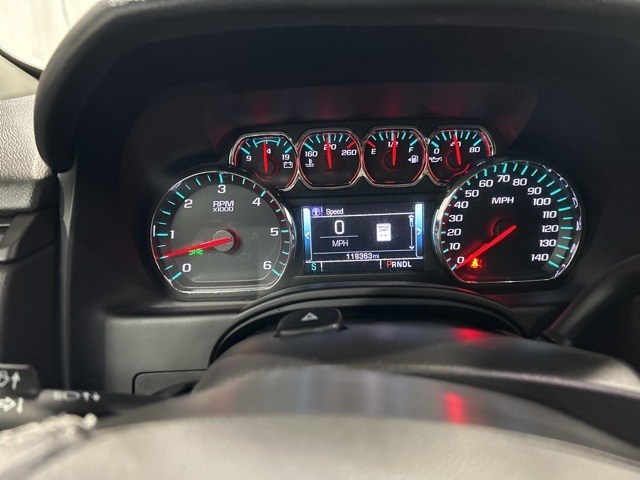 2018 Chevrolet Suburban LT photo 15