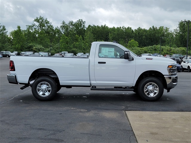 2025 Ram 2500 Tradesman photo 3