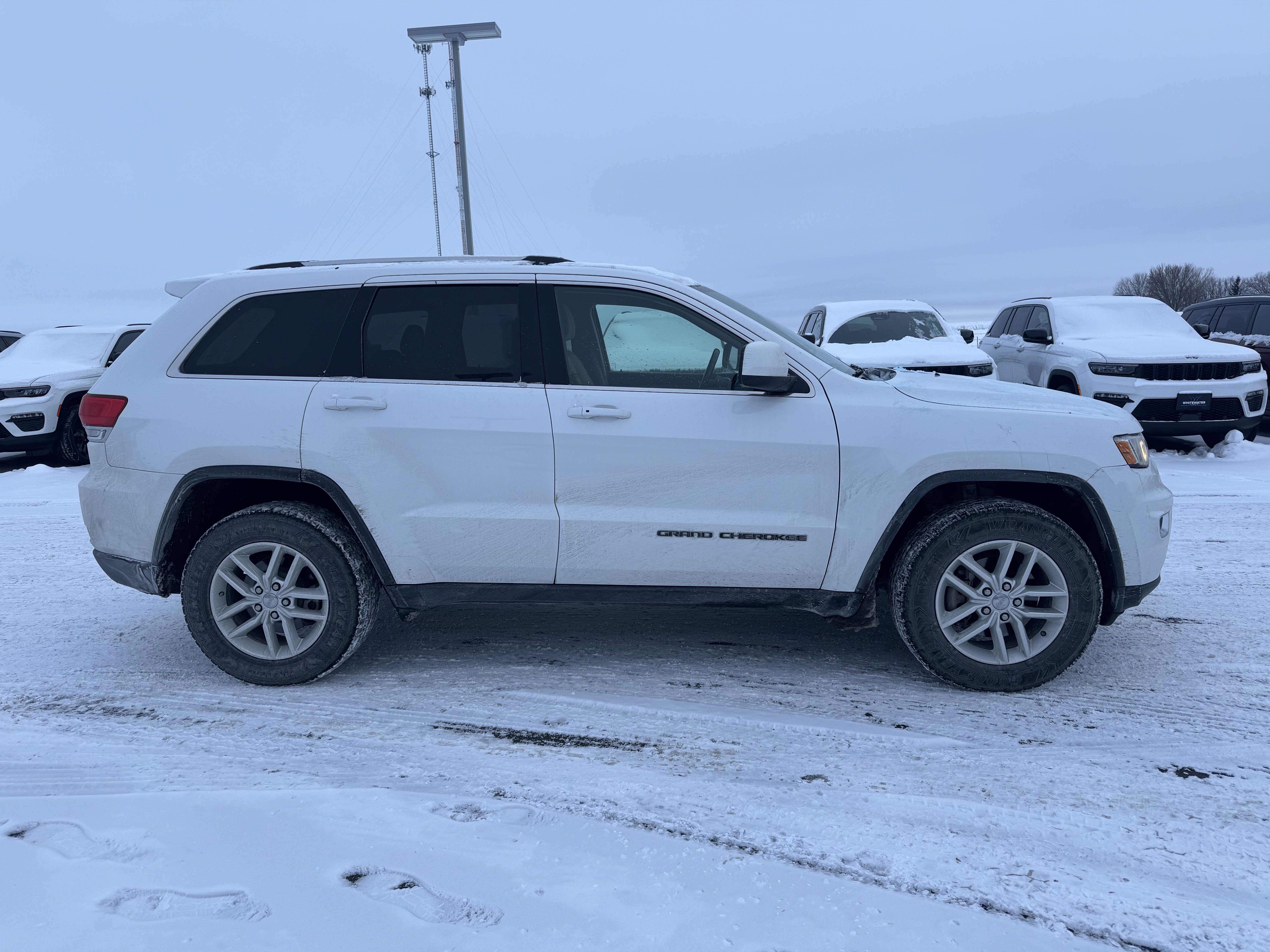 Used 2018 Jeep Grand Cherokee Laredo E with VIN 1C4RJFAG0JC180731 for sale in Burnsville, Minnesota
