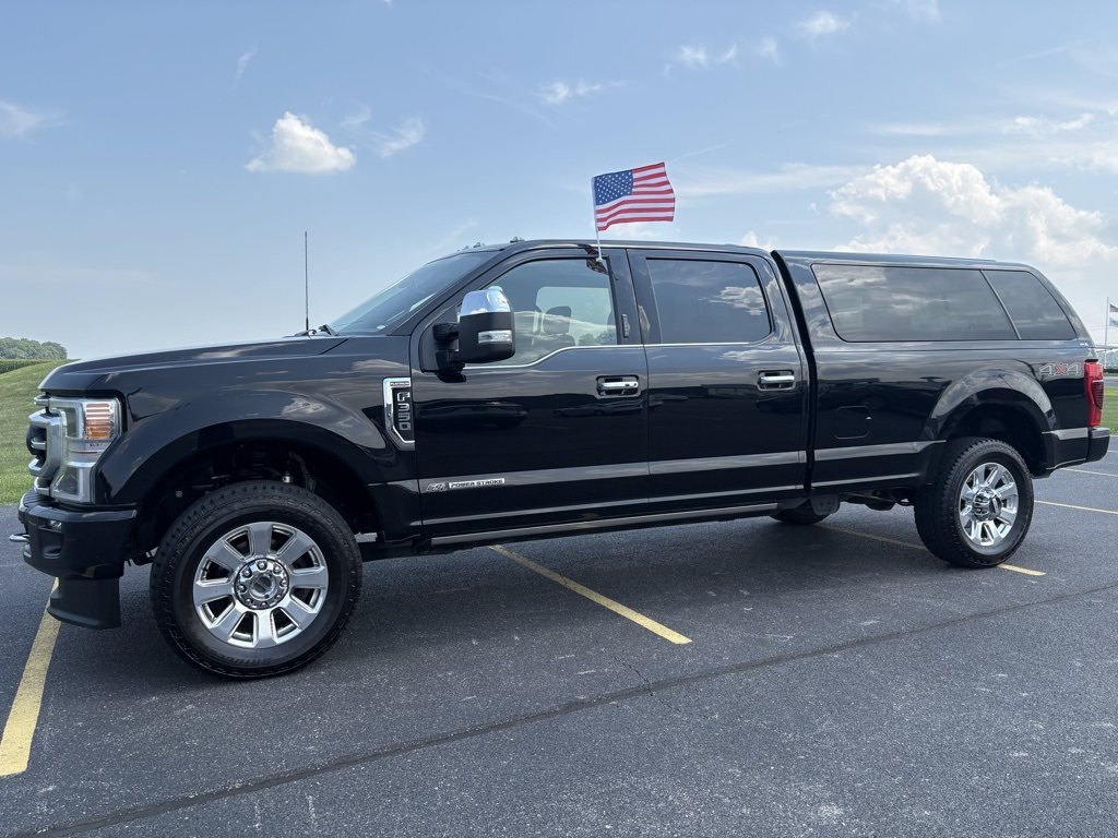 2022 Ford F-350 Super Duty Platinum's photo