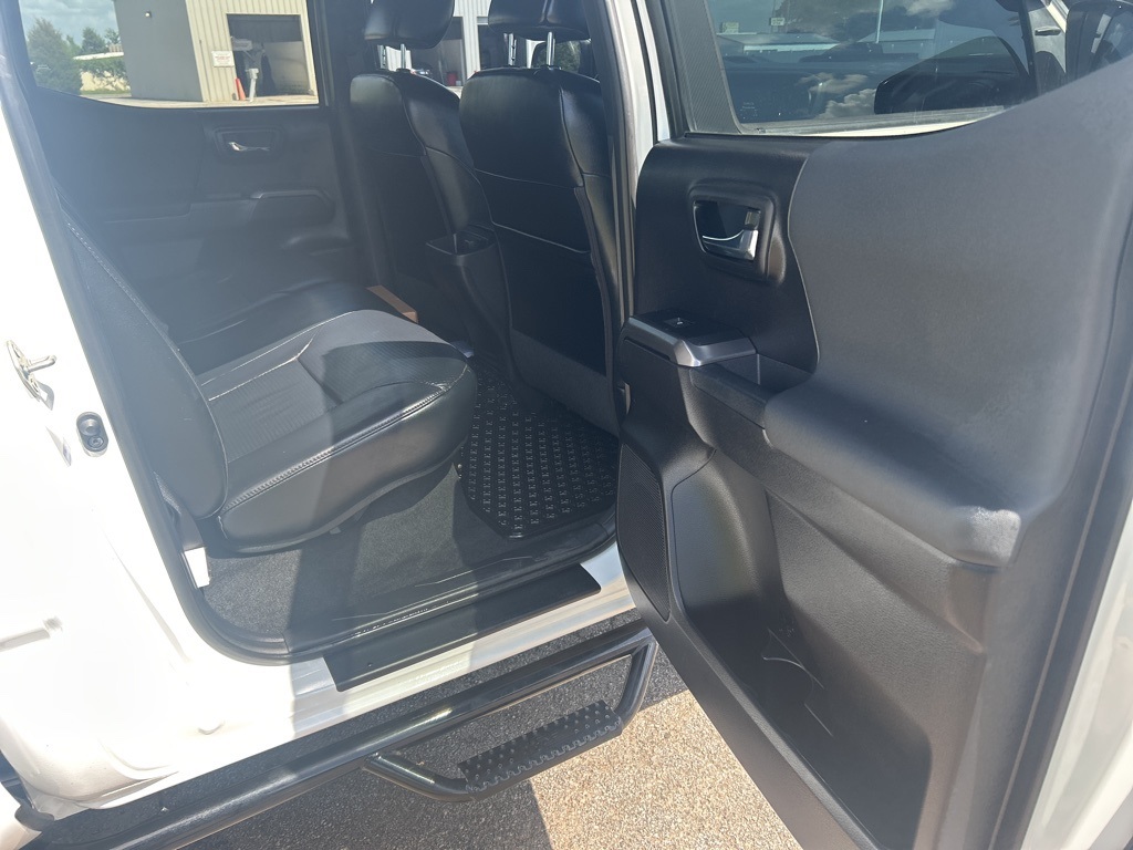 2019 Toyota Tacoma TRD Pro photo 19