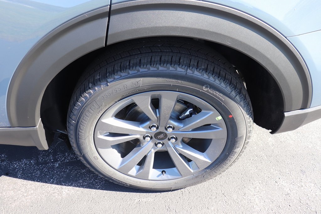 2026 Ford Explorer photo 4