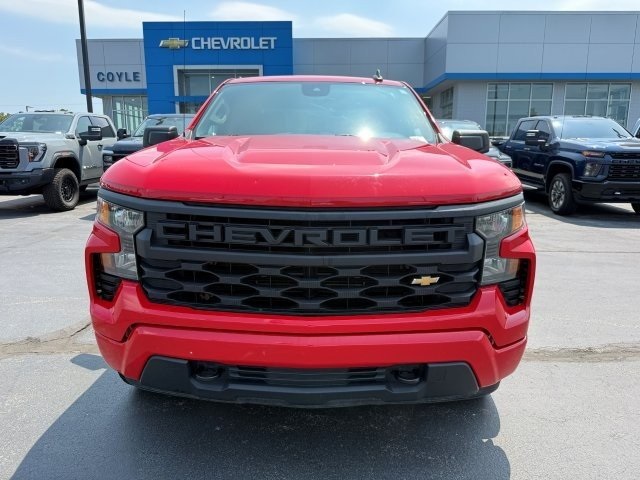 2022 Chevrolet Silverado 1500 Custom photo 2