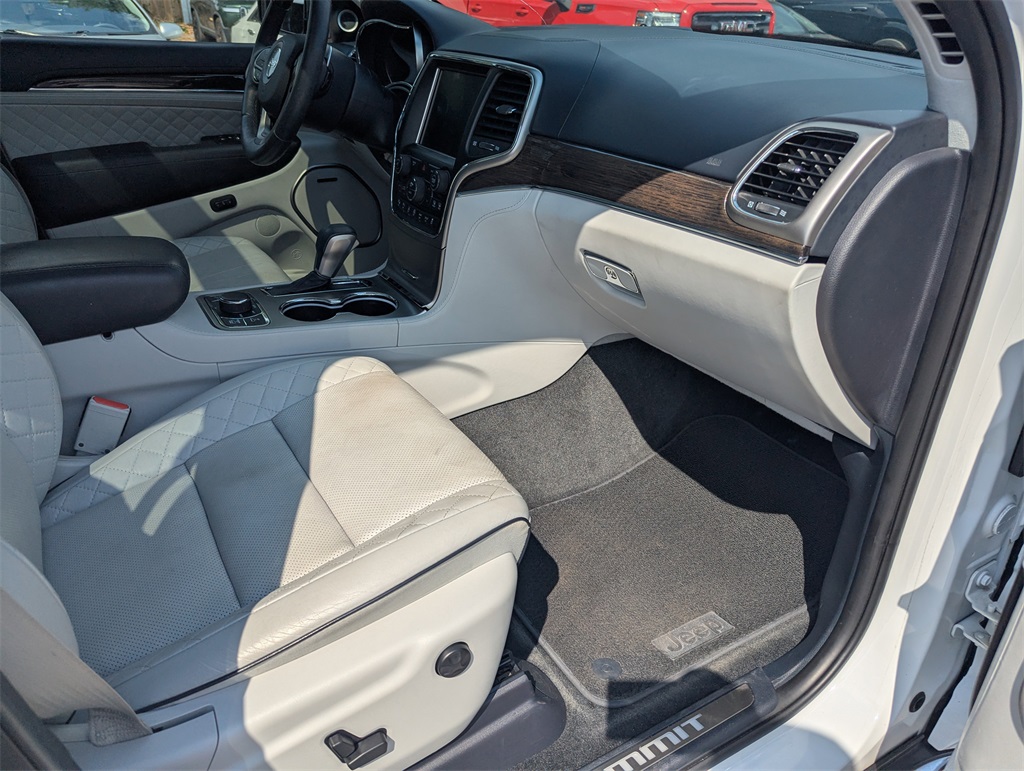 2017 Jeep Grand Cherokee Summit photo 36