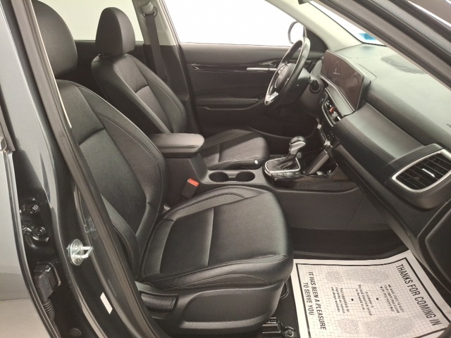 2024 Kia Seltos EX photo 27