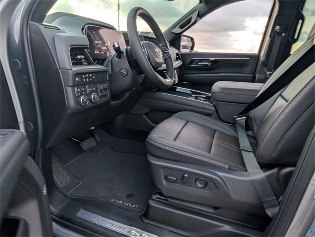 2026 Chevrolet Suburban High Country photo 3