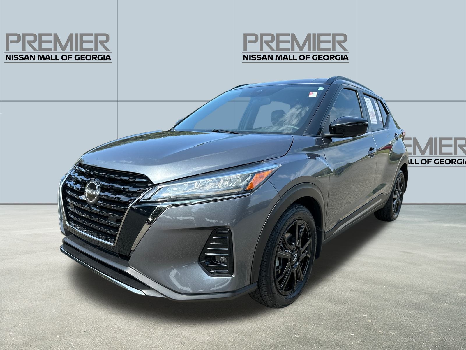 2022 Nissan Kicks SR