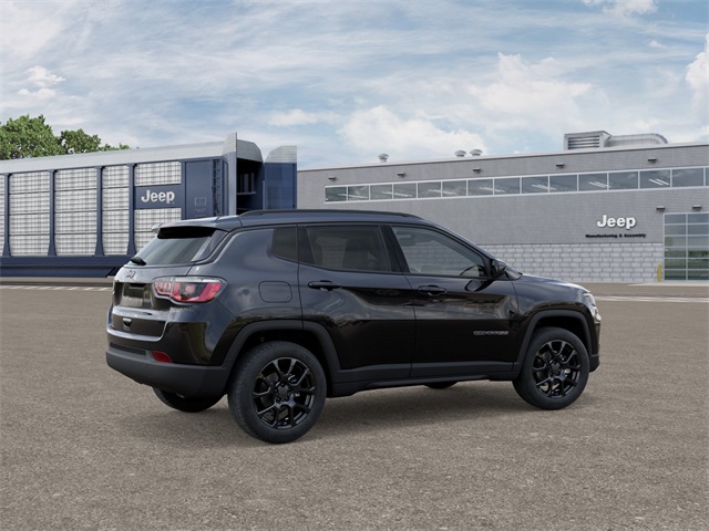2026 Jeep Compass Latitude photo 2