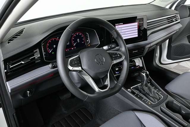 2025 Volkswagen Jetta 1.5T SEL photo 4