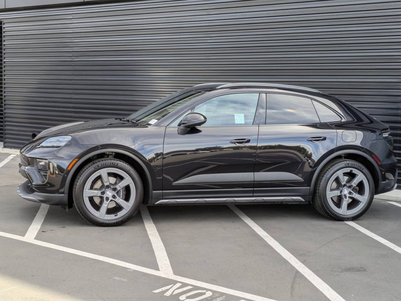 Certified 2025 Porsche Macan Base with VIN WP1AD2XA8SL078106 for sale in Thousand Oaks, CA