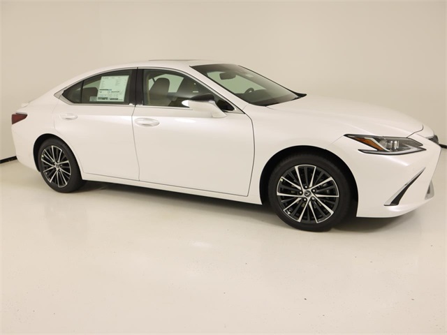 2025 Lexus ES 300h photo 5