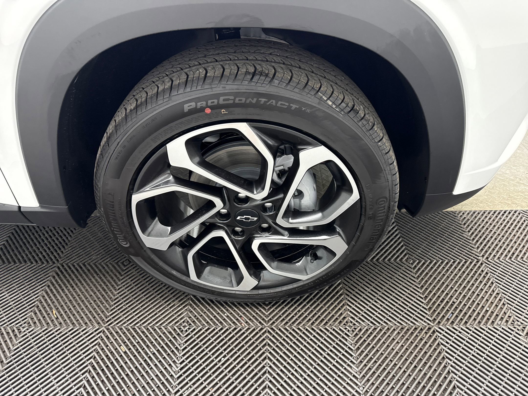 2025 Chevrolet Trax photo 24