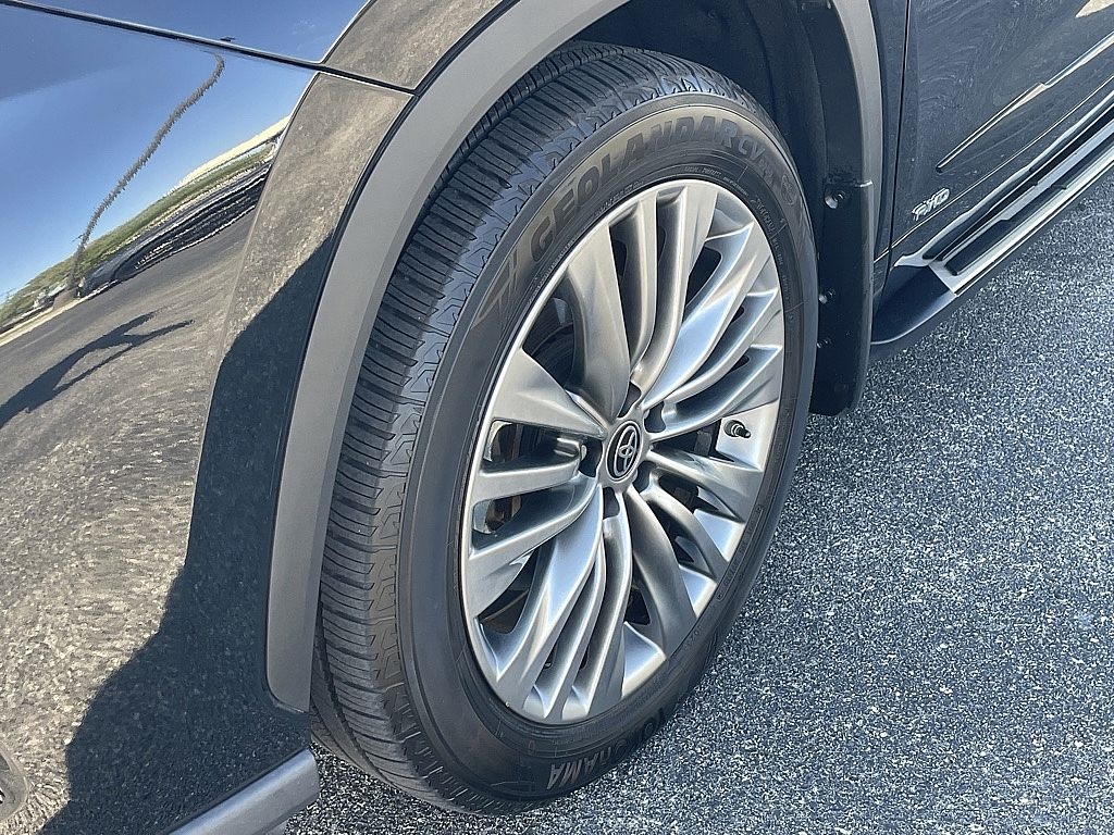 2021 Toyota Highlander Hybrid Platinum photo 8