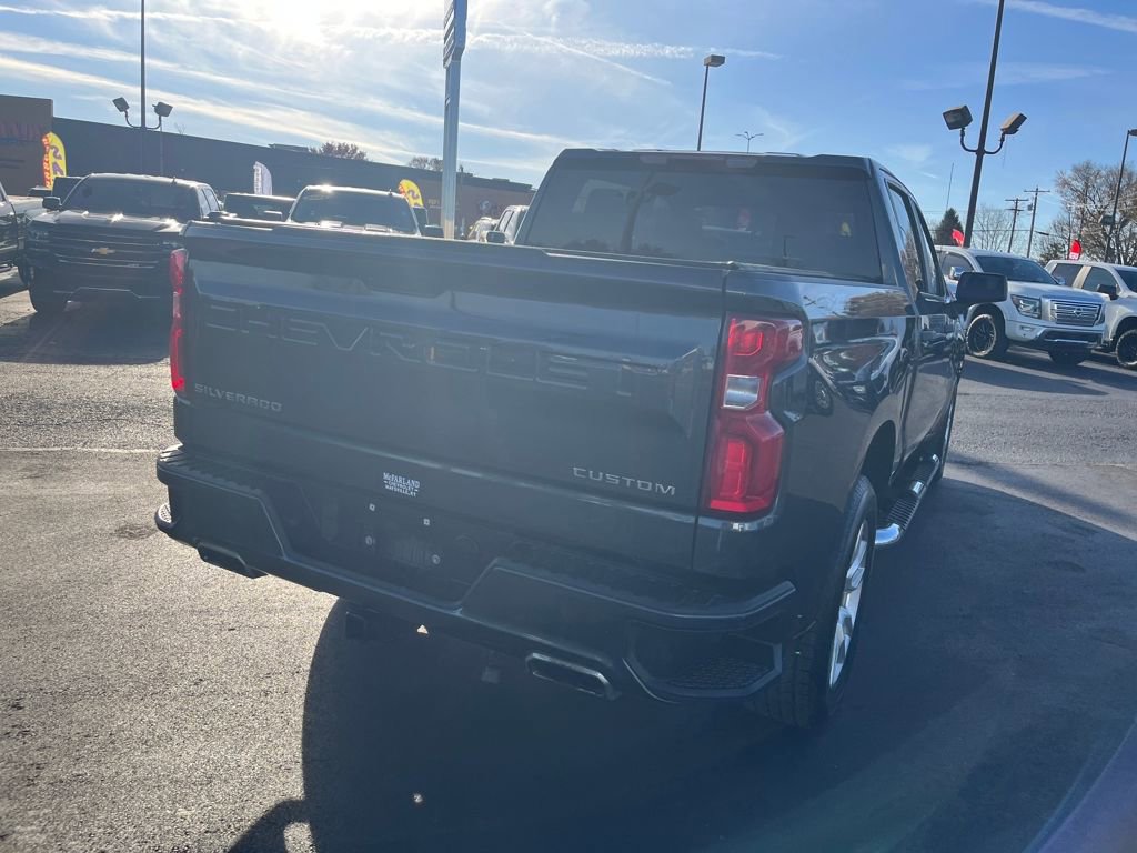 2019 Chevrolet Silverado 1500 Custom photo 3