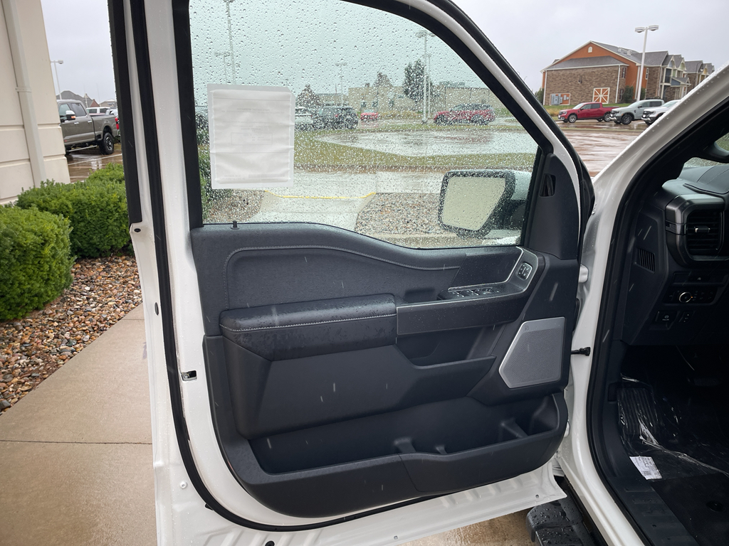 2025 Ford F-150 Lariat photo 12
